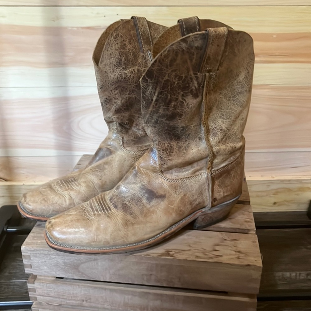 Size 14 cowboy boots real leather
